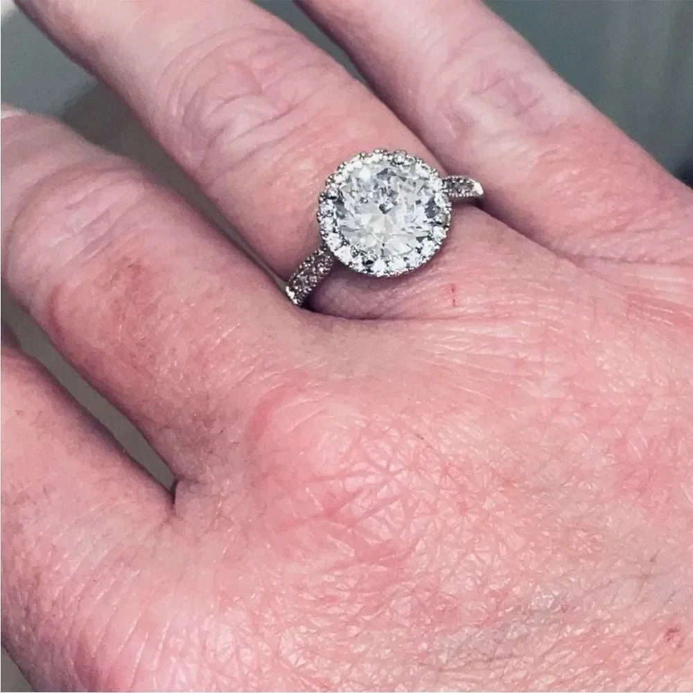 NORDSTROM JEWELRY BEAUTIFUL BRILLIANT 4CTW HALO STERLING PLATED CZ. RING SIZE 8 - Picture 15 of 16